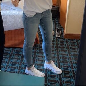 Trendy Light Wash Denim Jeans